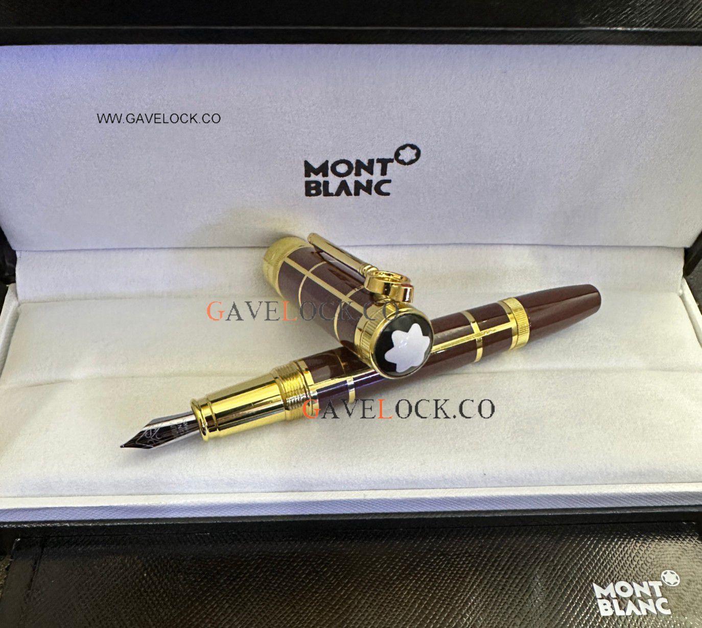 AAA Copy Montblanc Arthur Conan Doyle Fountain pen Red/Gold coated